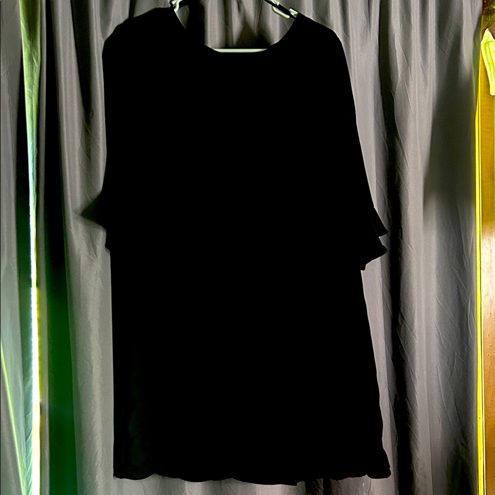 CeCe Black Ruffle Sleeve Blouse